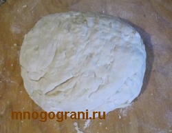 луковые булочки - замешиваем тесто;фото